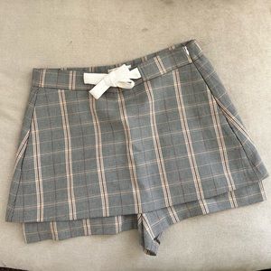 Super cute Maje plaid skort - size small, neutral plaid